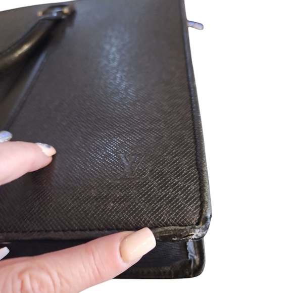 Louis Vuitton Black Tiaga Leather Unisex Briefcase - Picture 9 of 17